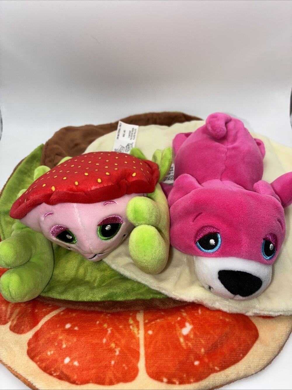 Cutetitos Fruititos Lot Of 2 Pink Bear And Crab With 4 Extra Wraps Scented 2018